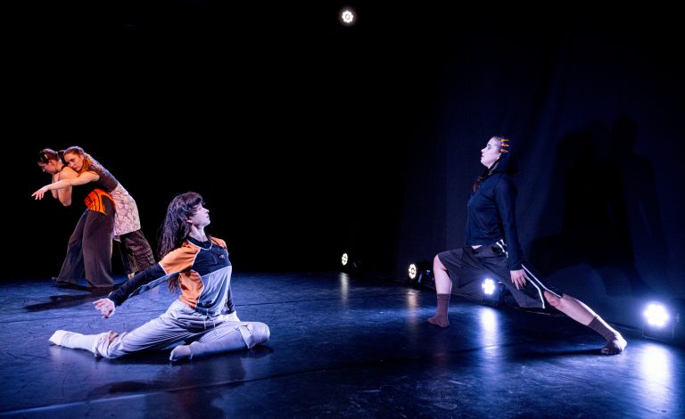 Prancūzų choreografo baleto fantazija „Du į priekį, viens atgal“ atkeliauja į Anykščius